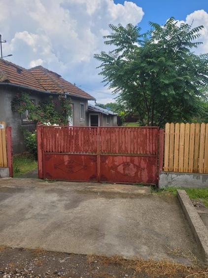 Casă cu 3 camere în Stâlpu