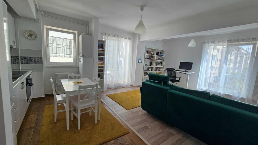 Apartament cu 2 camere decomandat în Central
