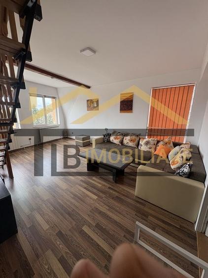 Apartament cu 5 camere decomandat în Semicentral