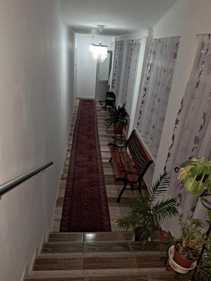 Casă individuală cu 7 camere cu Canalizare în Variaș