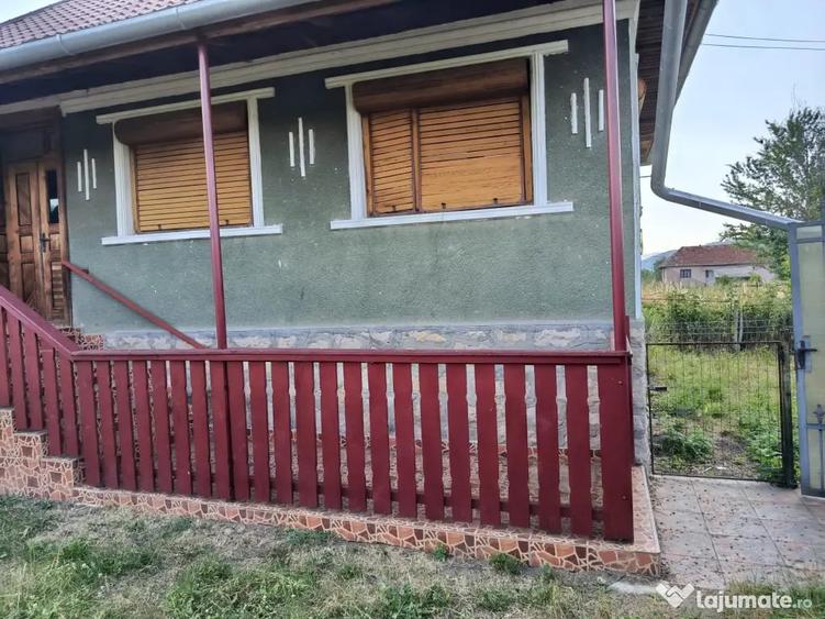 Casă cu 3 camere în Central