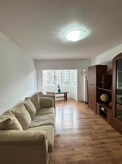 Apartament cu 3 camere decomandat în Păcurari