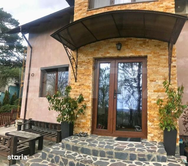Casă cu 6 camere cu Teren 774 Mp în Central