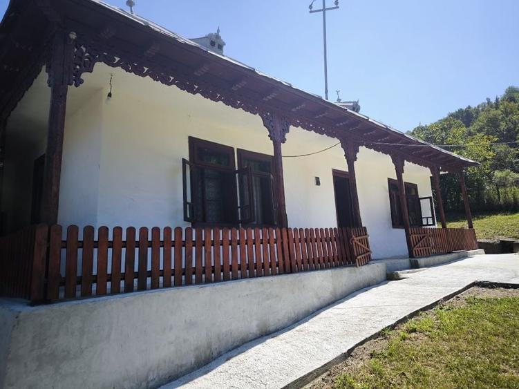 Casă cu 2 camere în Stufu
