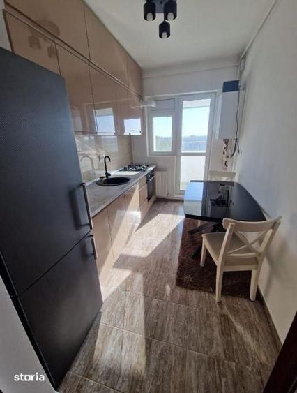 Apartament cu 2 camere decomandat în Apărătorii Patriei