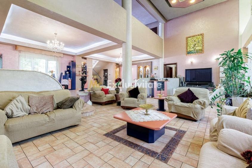 Casă individuală cu 19 camere cu Piscina în Pantelimon