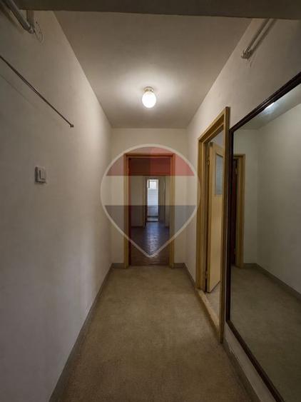 Apartament cu 3 camere de vânzare zona Bd Mamaia Constanta - 5
