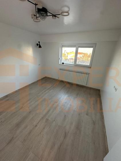 Apartament cu 2 camere decomandat în Casa de Cultură