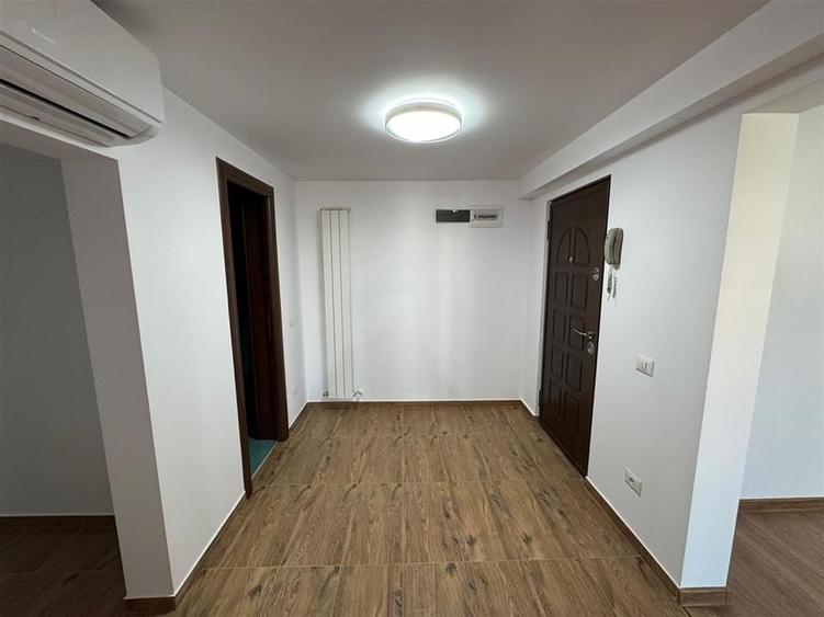 Apartament cu 4 camere decomandat în Brăilei