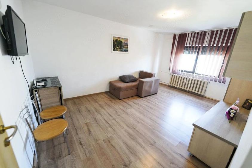 Apartament cu 2 camere decomandat în Rovine