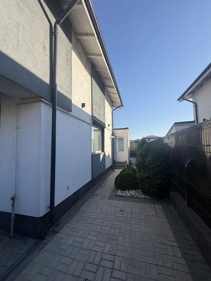 Casă cu 3 camere în Berceni