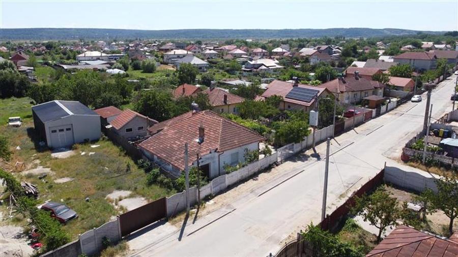 Teren Construcții intravilan de 1033 mp, în Cernele