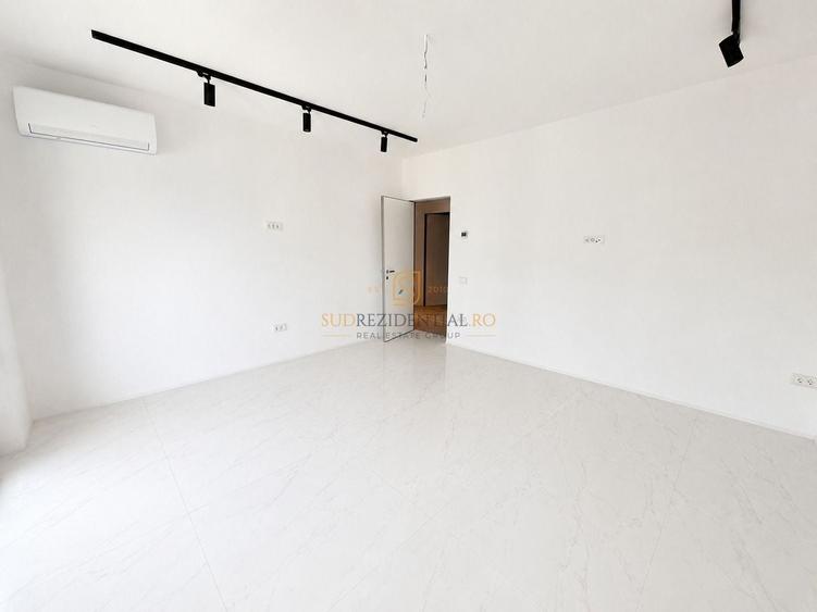 Apartament cu 4 camere decomandat în Metalurgiei