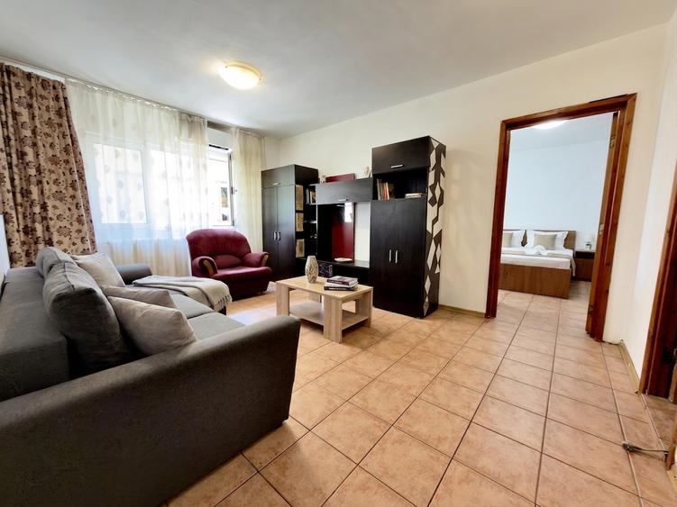 Apartament cu 2 camere semidecomandat, mobilat în Polonă