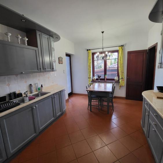 Casă individuală cu 6 camere cu Canalizare în Snagov