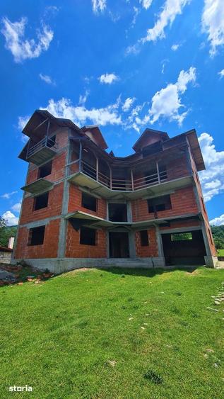 Casă cu Teren 1183 Mp în Corbeni