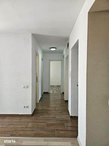 Apartament cu 3 camere decomandat în Sud