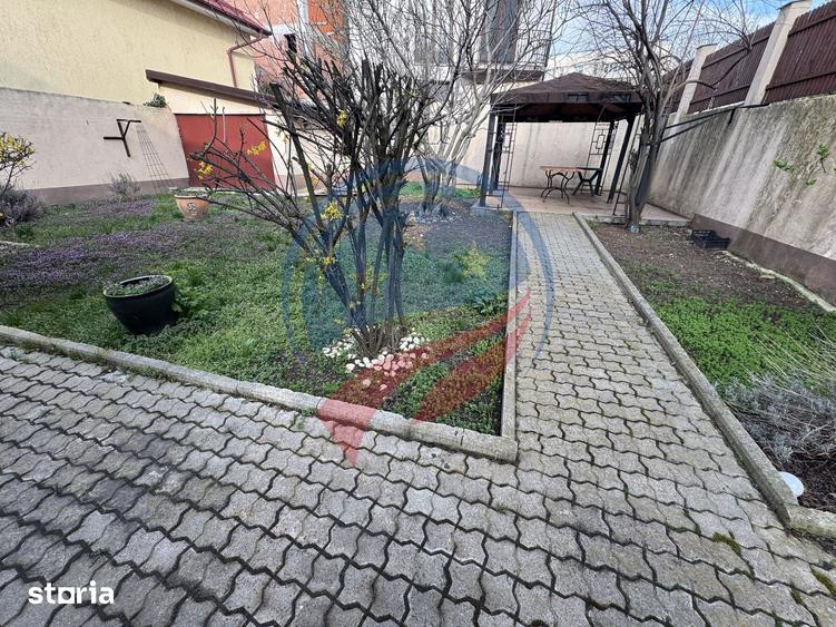Casă cu 6 camere cu Teren 380 Mp în Brazda lui Novac