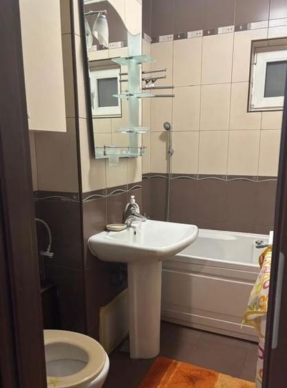 Apartament cu 3 camere decomandat, mobilat în Tineretului