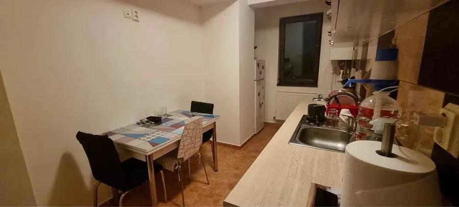 Apartament cu 2 camere semidecomandat, mobilat în Gorjului