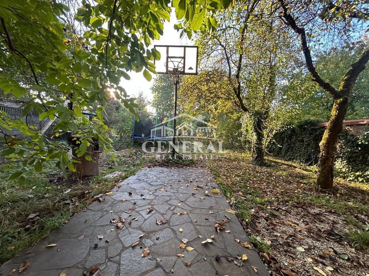 Casă individuală cu 5 camere cu Canalizare în Valea Roșie
