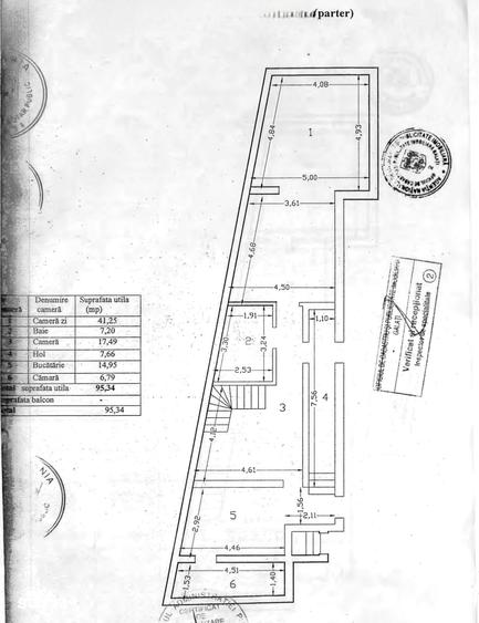 Casă cu 6 camere cu Teren 441 Mp în Piața Centrală