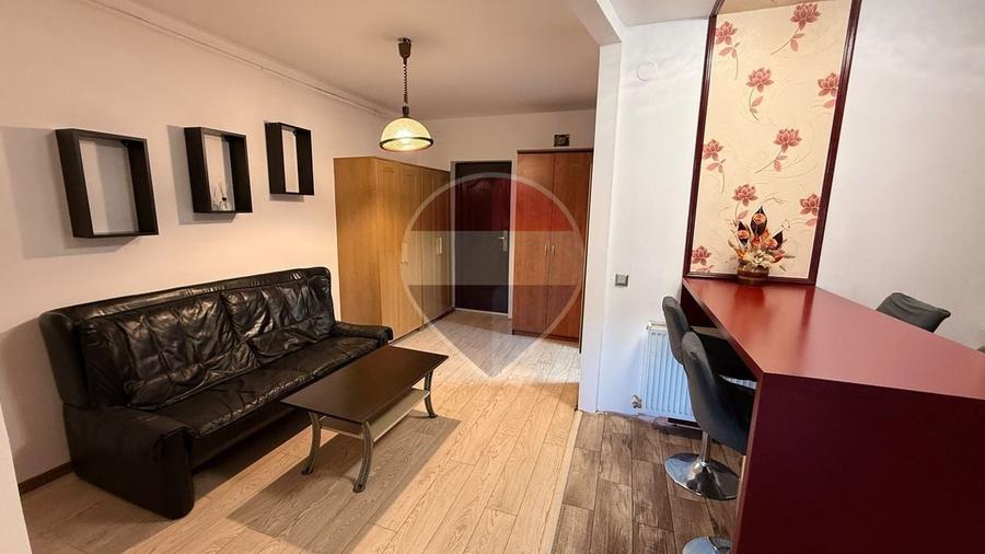 Apartament cu 3 camere semidecomandat în Iris