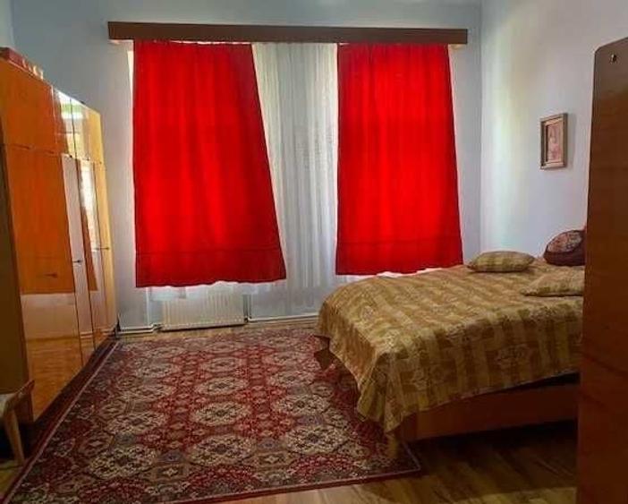 Casă cu 4 camere în Central