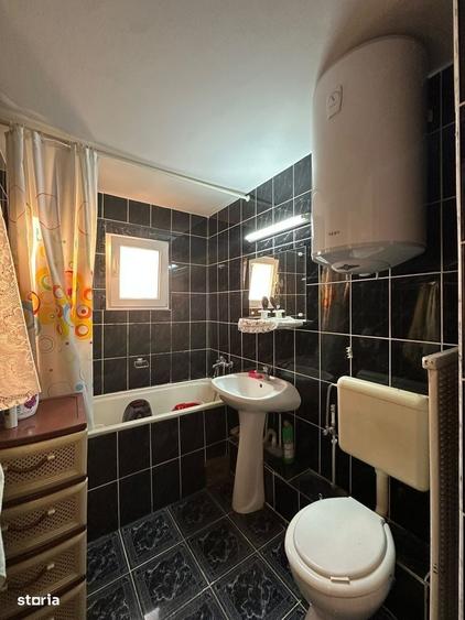 Apartament cu 3 camere decomandat în Între Lacuri
