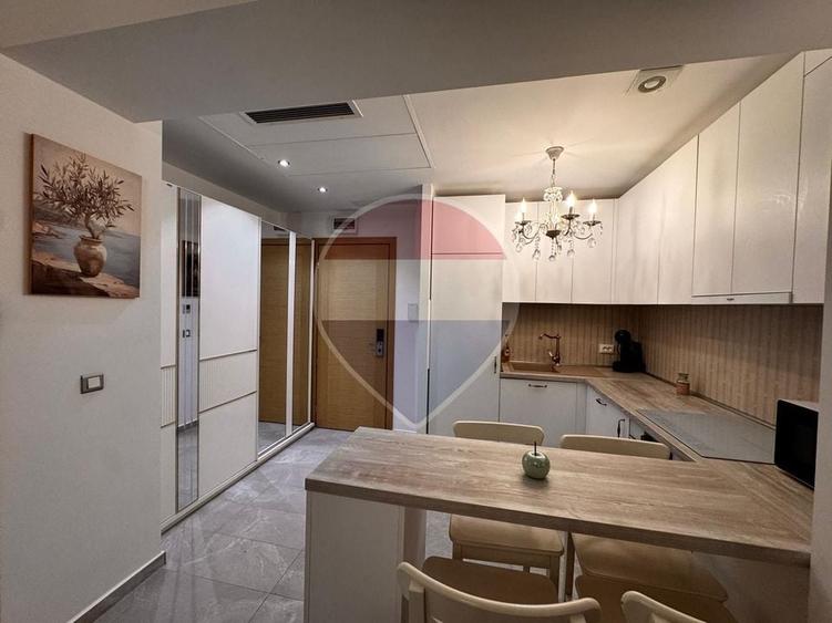 Apartament cu 2 camere semidecomandat, mobilat în Vitan