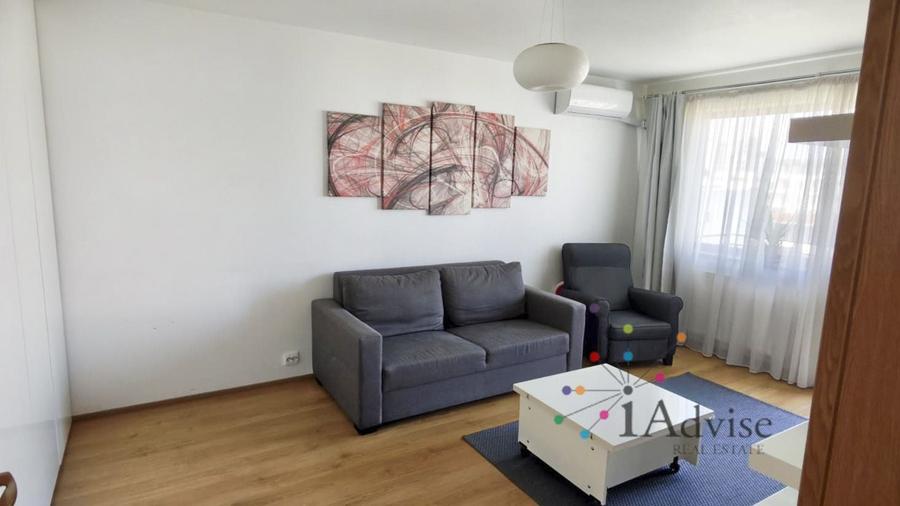 Apartament cu 2 camere decomandat în Tractorul