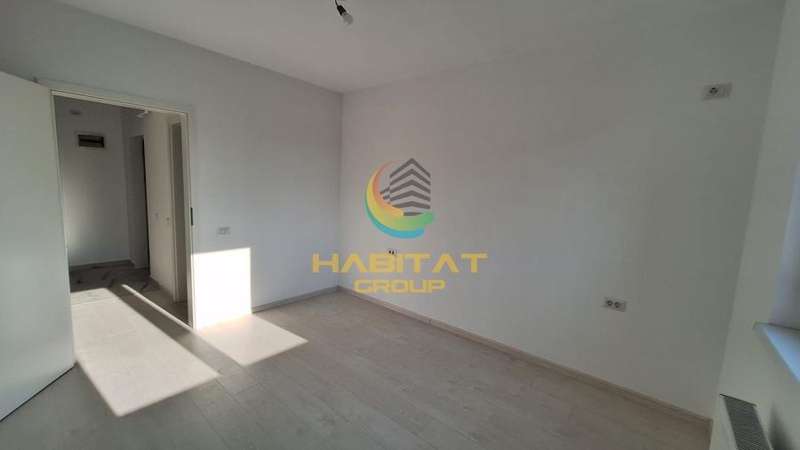 Apartament cu 3 camere semidecomandat în Berceni