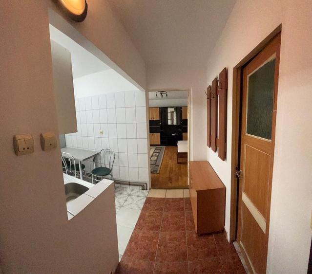 Garsonieră decomandată în Central