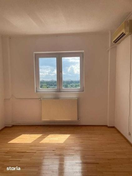 Apartament cu 3 camere în Tineretului