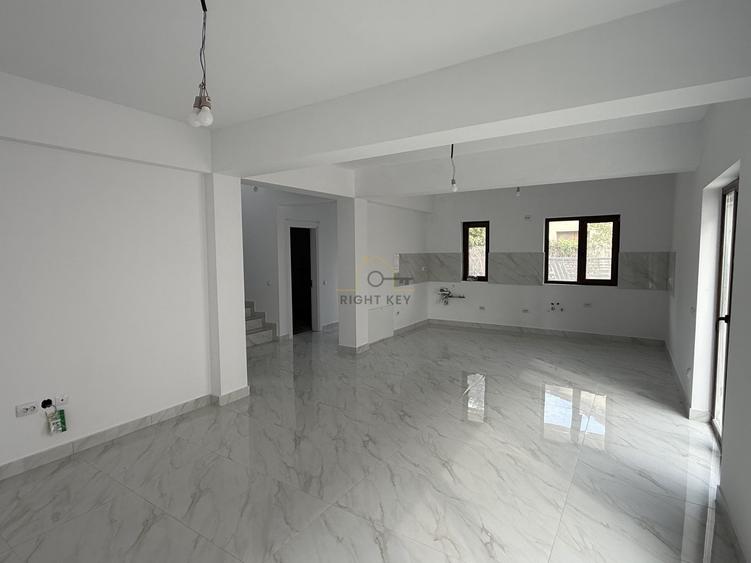 Duplex cu 5 camere cu Canalizare în Dragomirești-Deal