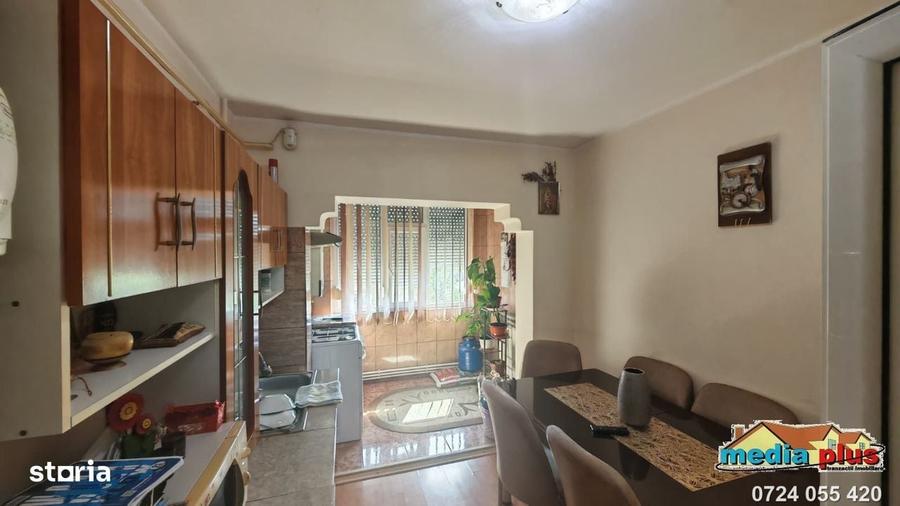 Apartament cu 2 camere decomandat în Sârbi