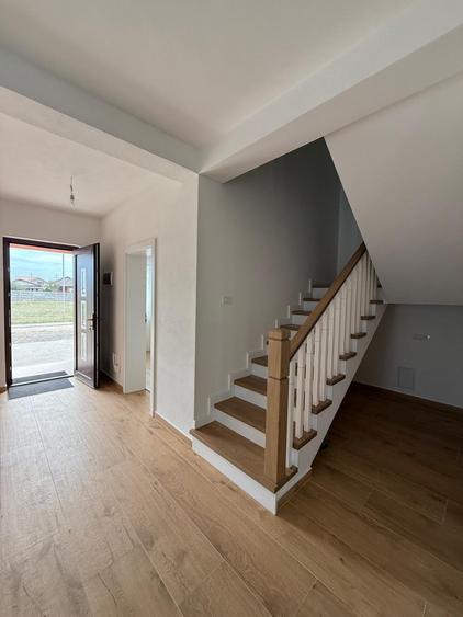 Duplex cu 4 camere cu Canalizare în Giroc
