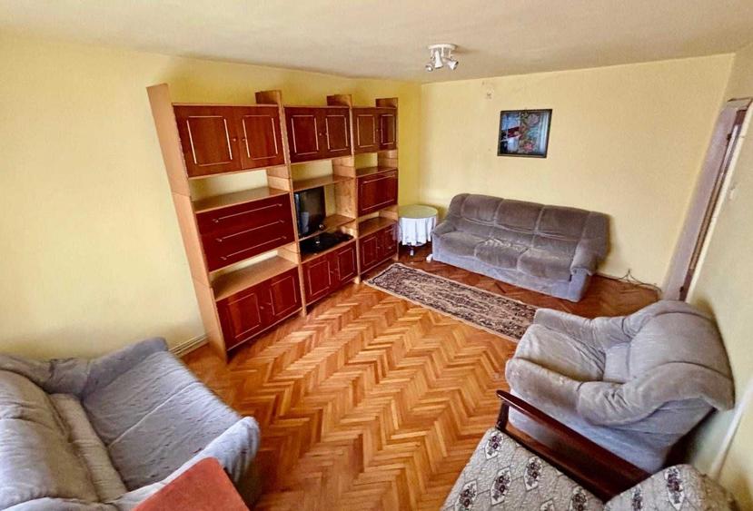 Apartament cu 3 camere decomandat în Vitrometan