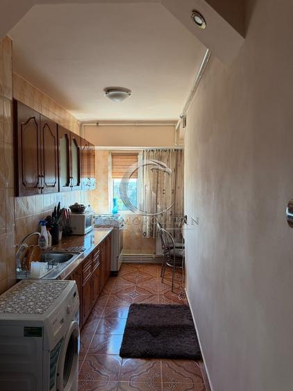 Apartament cu 2 camere decomandat, mobilat în Micro 5