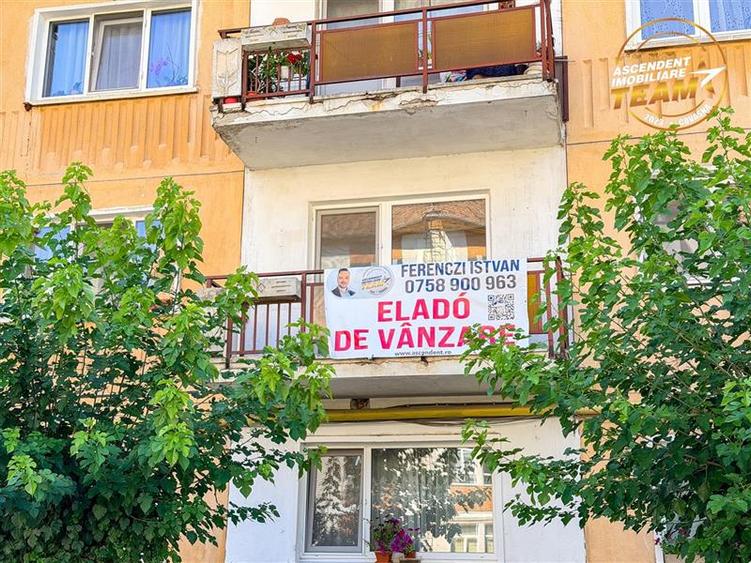Apartament cu 3 camere decomandat în Lenin