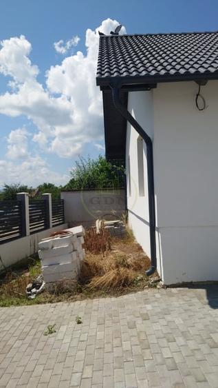 Casă individuală cu 4 camere cu Teren 500 Mp în Șura Mică