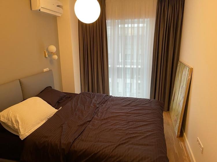 Apartament cu 3 camere decomandat în Barbu Văcărescu