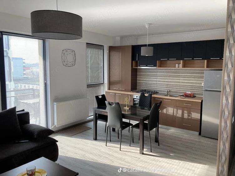 Apartament cu 2 camere decomandat în Central
