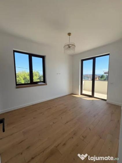Casă cu 4 camere cu Teren 455 Mp în Central