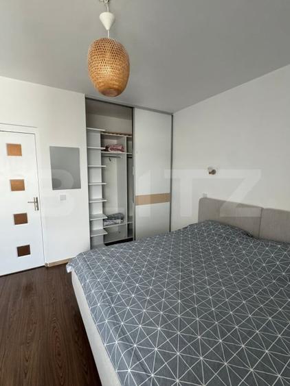 Apartament cu 2 camere semidecomandat, mobilat în Florești