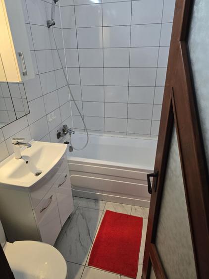 Apartament cu 2 camere semidecomandat în Lacu