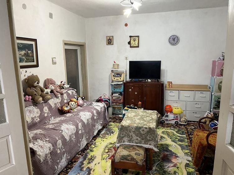Casă cu 4 camere cu Teren 382 Mp în Central