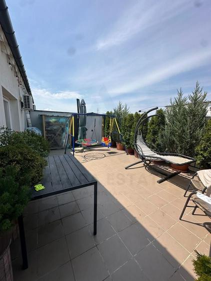 Apartament cu 3 camere decomandat, mobilat în Turnișor