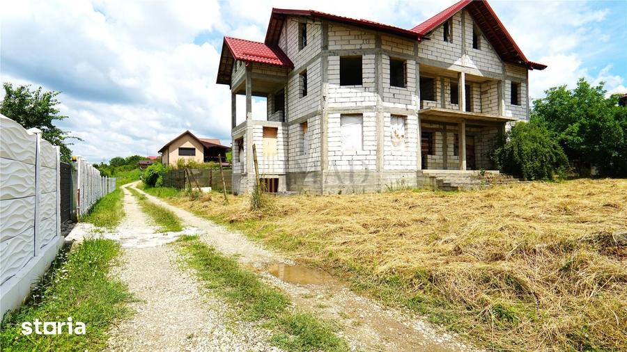 Casă cu 6 camere cu Teren 500 Mp în Aninoasa