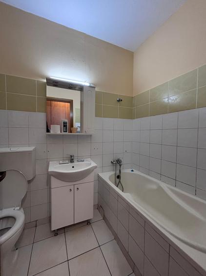 Garsonieră decomandată în Drumul Taberei